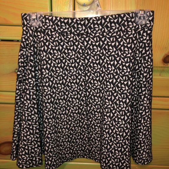 Crop Top & Skirt Set - Picture 2 of 2